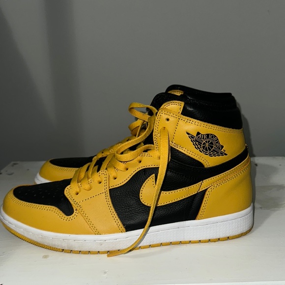 Jordan 1 Mid- Pollen - Picture 1 of 4